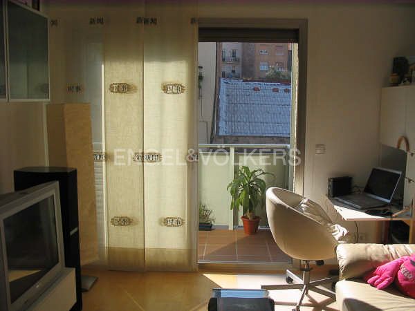 Exterior view of Apartment for sale in  Barcelona Capital  with Air Conditioner, Heating and Furnished