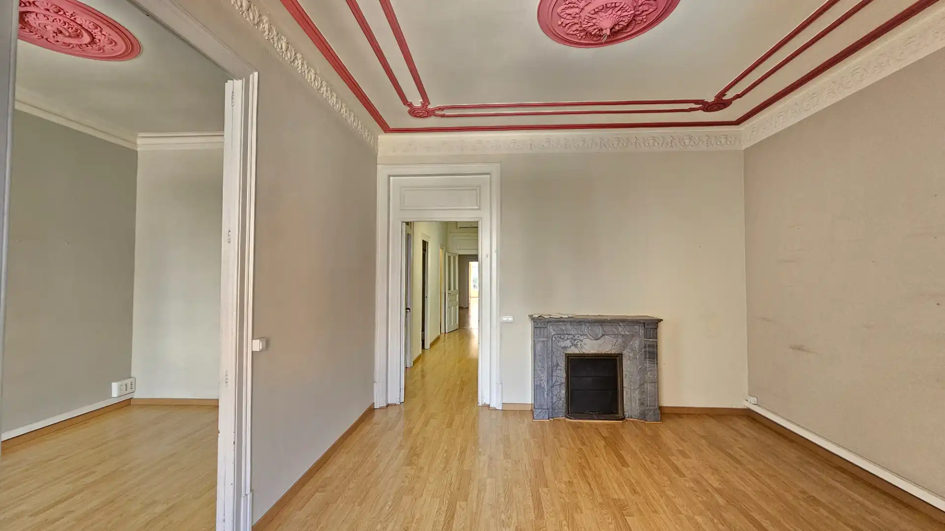 Büro zur Miete in Barcelona mit Klimaanlage, Heizung und Balkon