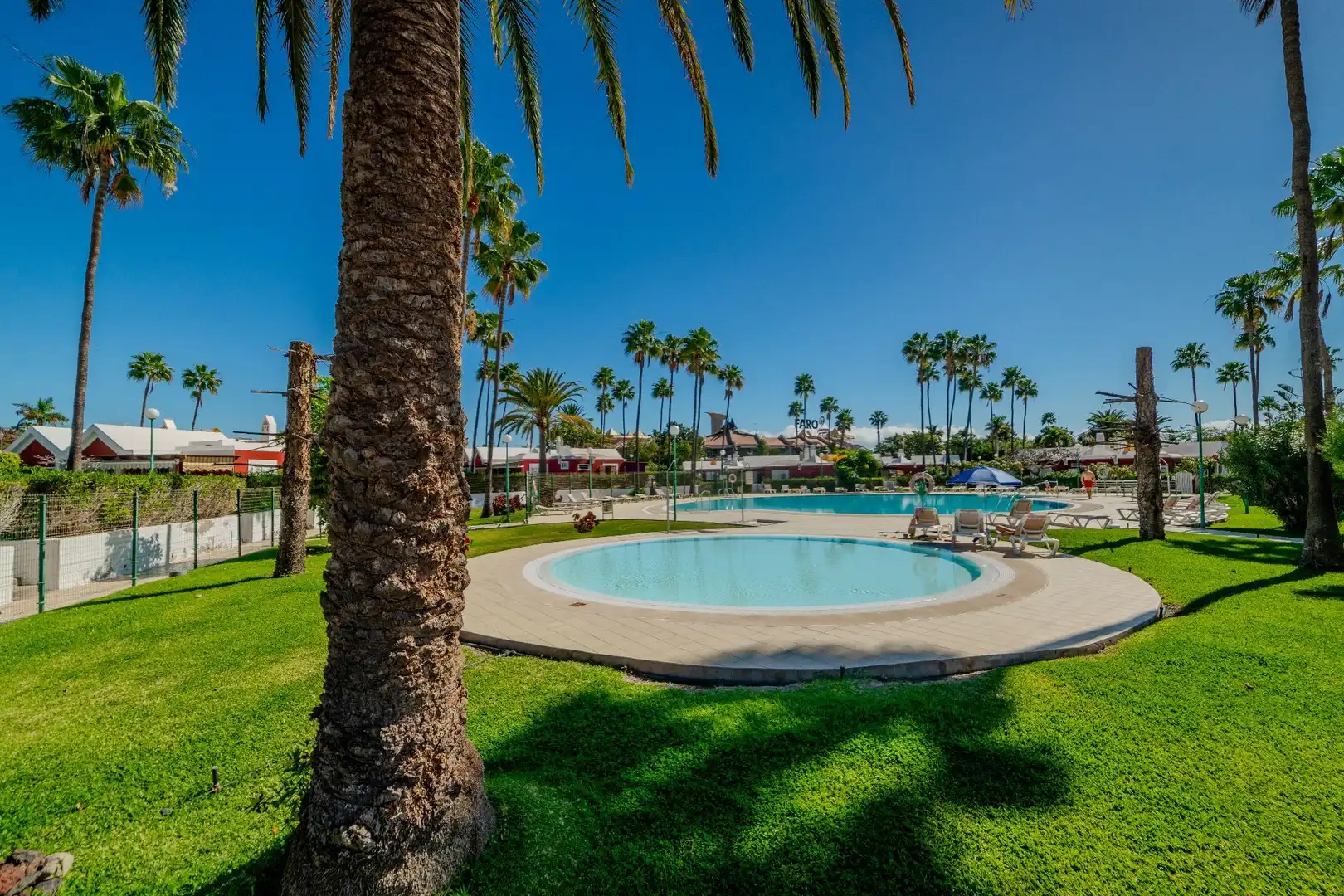 Piscina de Casa o xalet en venda en San Bartolomé de Tirajana amb Aire condicionat, Jardí privat i Terrassa