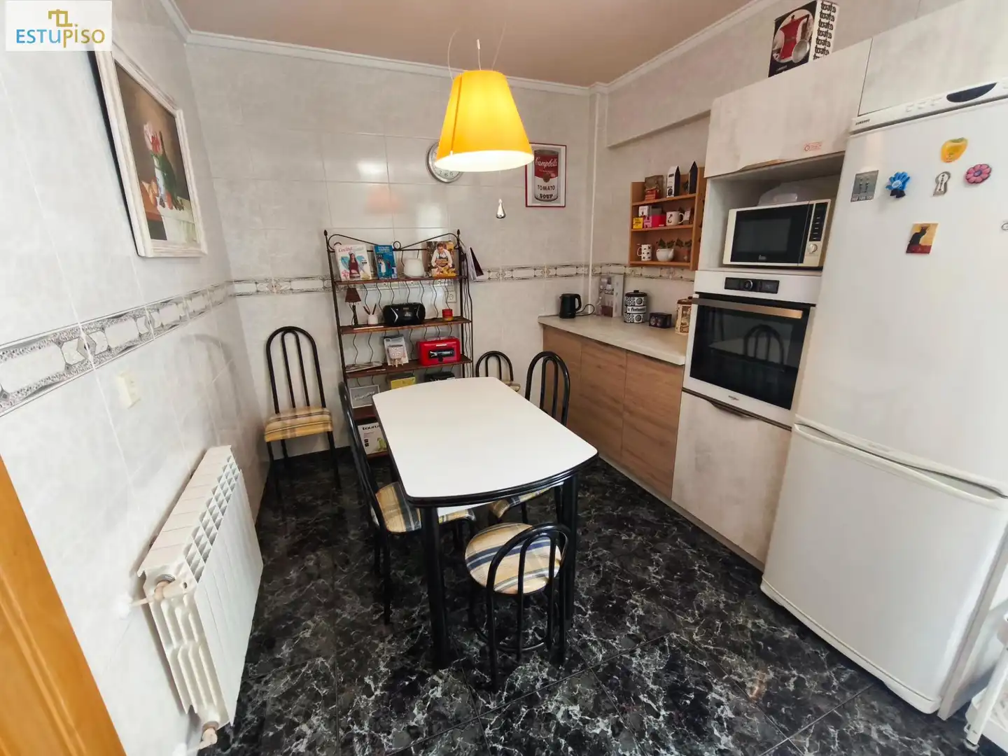 Kitchen of Flat for sale in Vitoria - Gasteiz  with Heating, Parquet flooring and Furnished