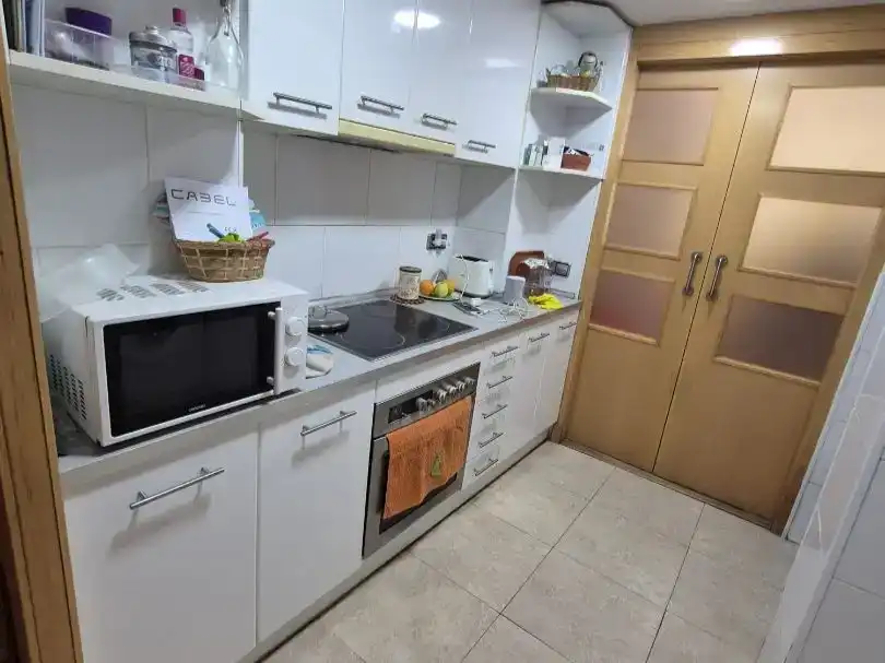 Cuina de Planta baixa en venda en L'Hospitalet de Llobregat amb Aire condicionat