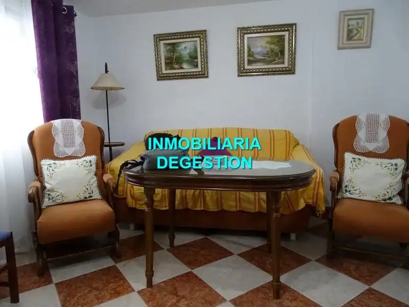 Wohnzimmer von Einfamilien-Reihenhaus zum Verkauf in Lupión mit Klimaanlage, Terrasse und Möbliert