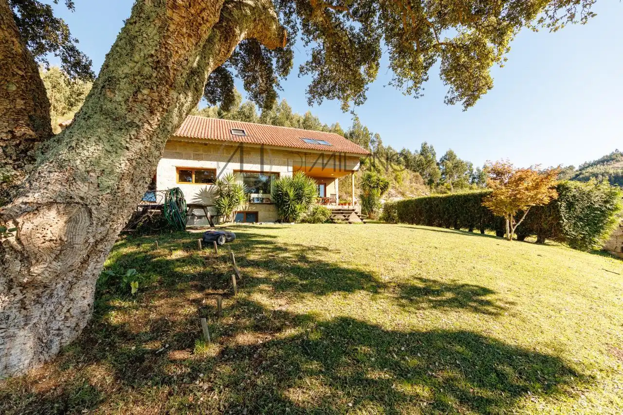 Jardí de Casa o xalet en venda en Nigrán amb Calefacció, Jardí privat i Terrassa