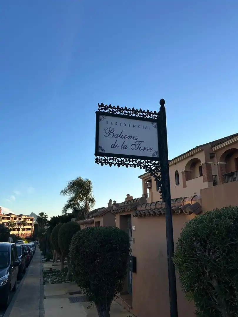 Casa adosada en venda en La Línea de la Concepción amb Jardí privat, Terrassa i Piscina comunitària