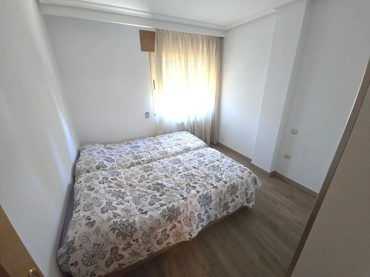 Schlafzimmer von Wohnungen zur Miete in Cáceres mit Klimaanlage, Heizung und Terrasse