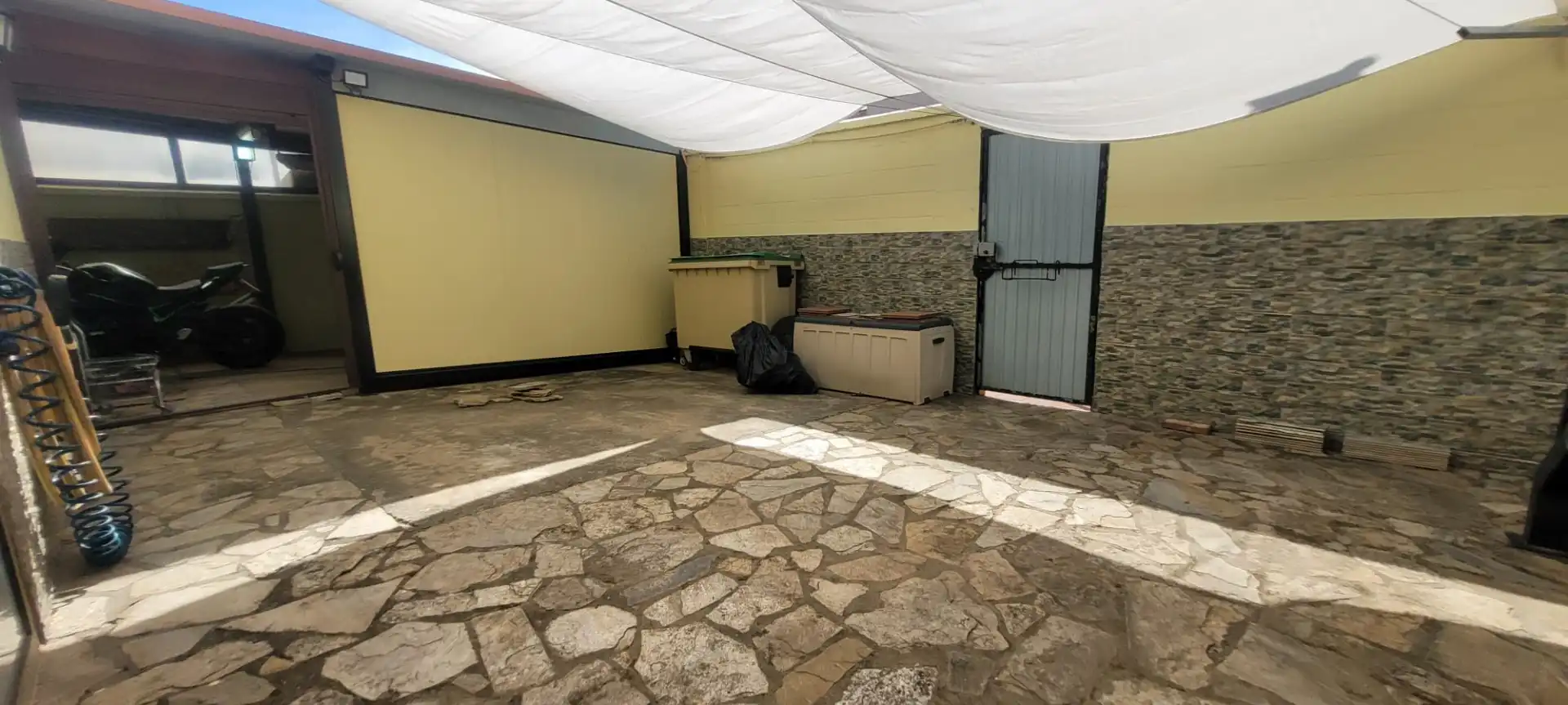Casa adosada en venda en Los Barrios amb Aire condicionat, Jardí privat i Terrassa