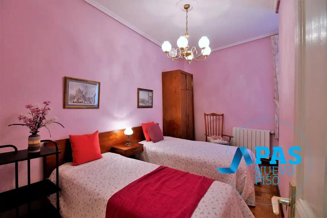 Habitación de Piso en venta en Santander con Calefacción y Balcón