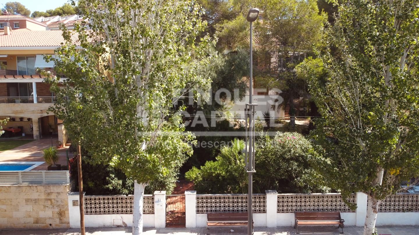 Vista exterior de Casa o xalet en venda en  Tarragona Capital amb Jardí privat i Terrassa