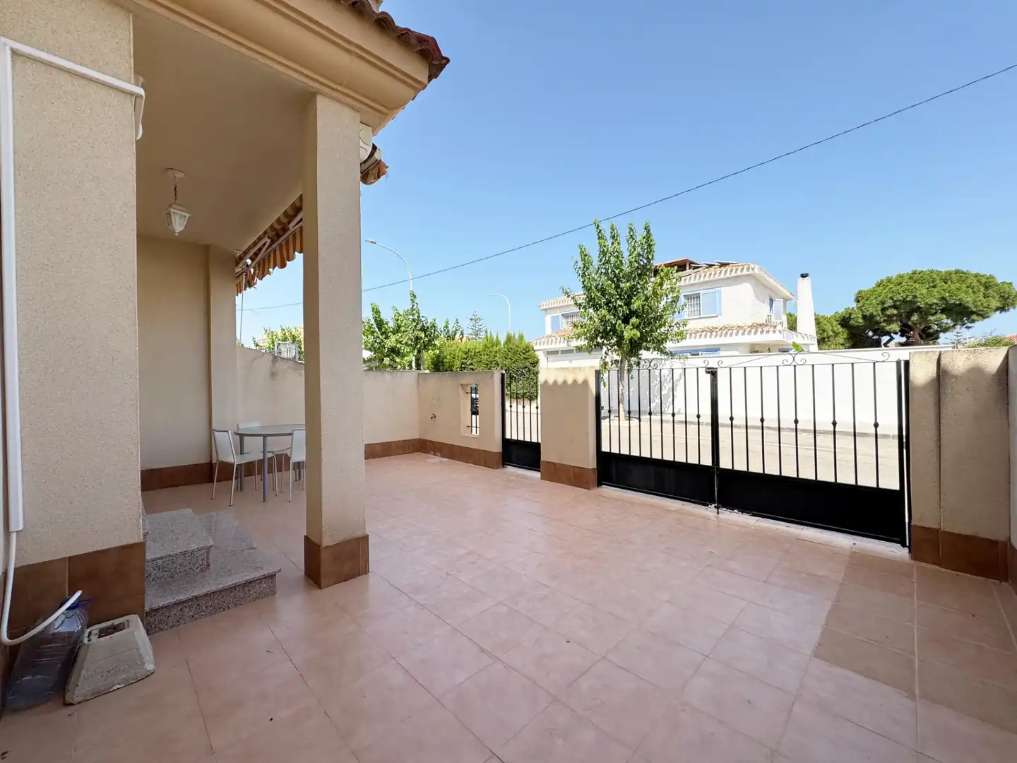 Terrassa de Casa adosada en venda en Pilar de la Horadada amb Aire condicionat, Terrassa i Moblat