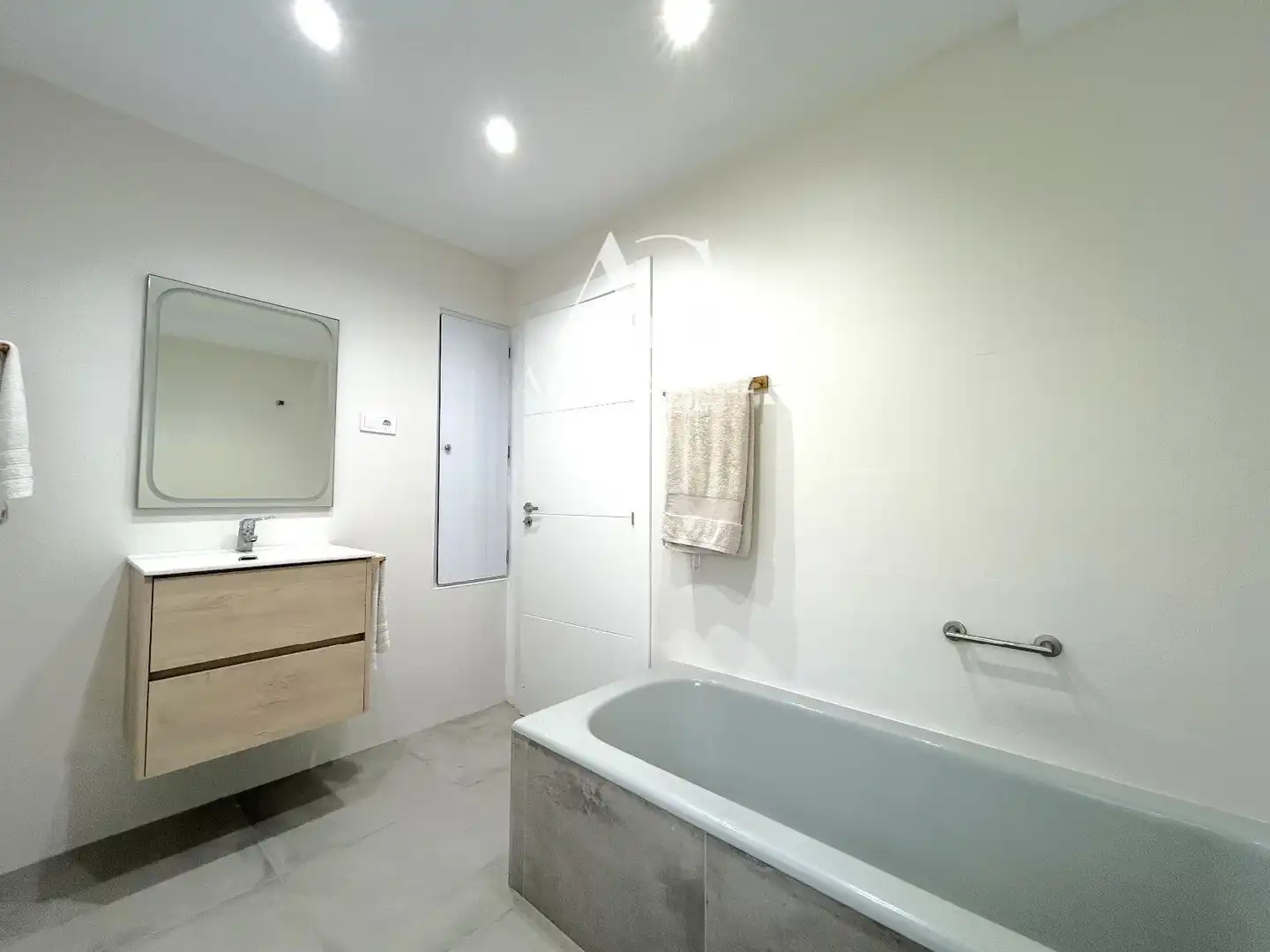 Bathroom of Houses for sale in Miengo  with Heating and Furnished