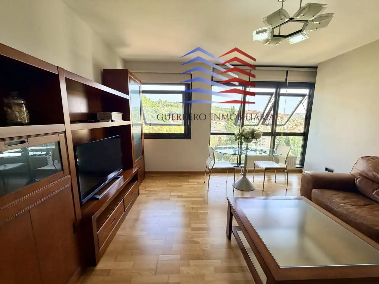Sala d'estar de Apartament en venda en Ourense Capital  amb Calefacció, Parquet i Traster