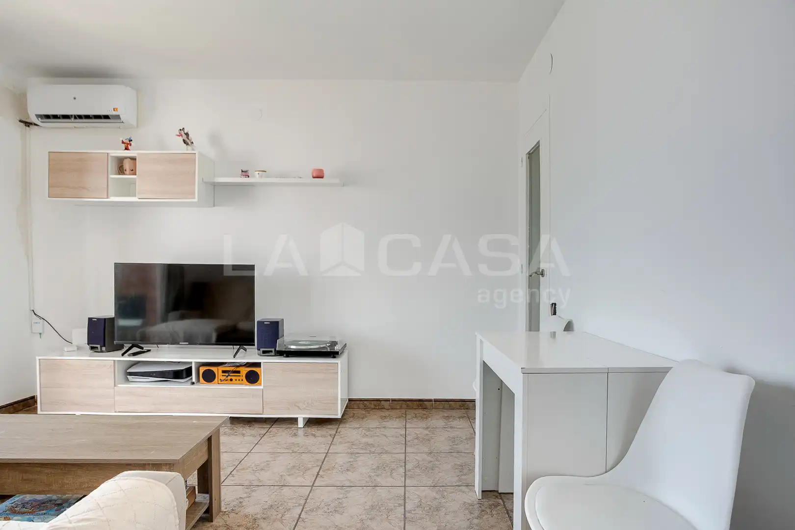 Living room of Flat for sale in Cornellà de Llobregat  with Balcony