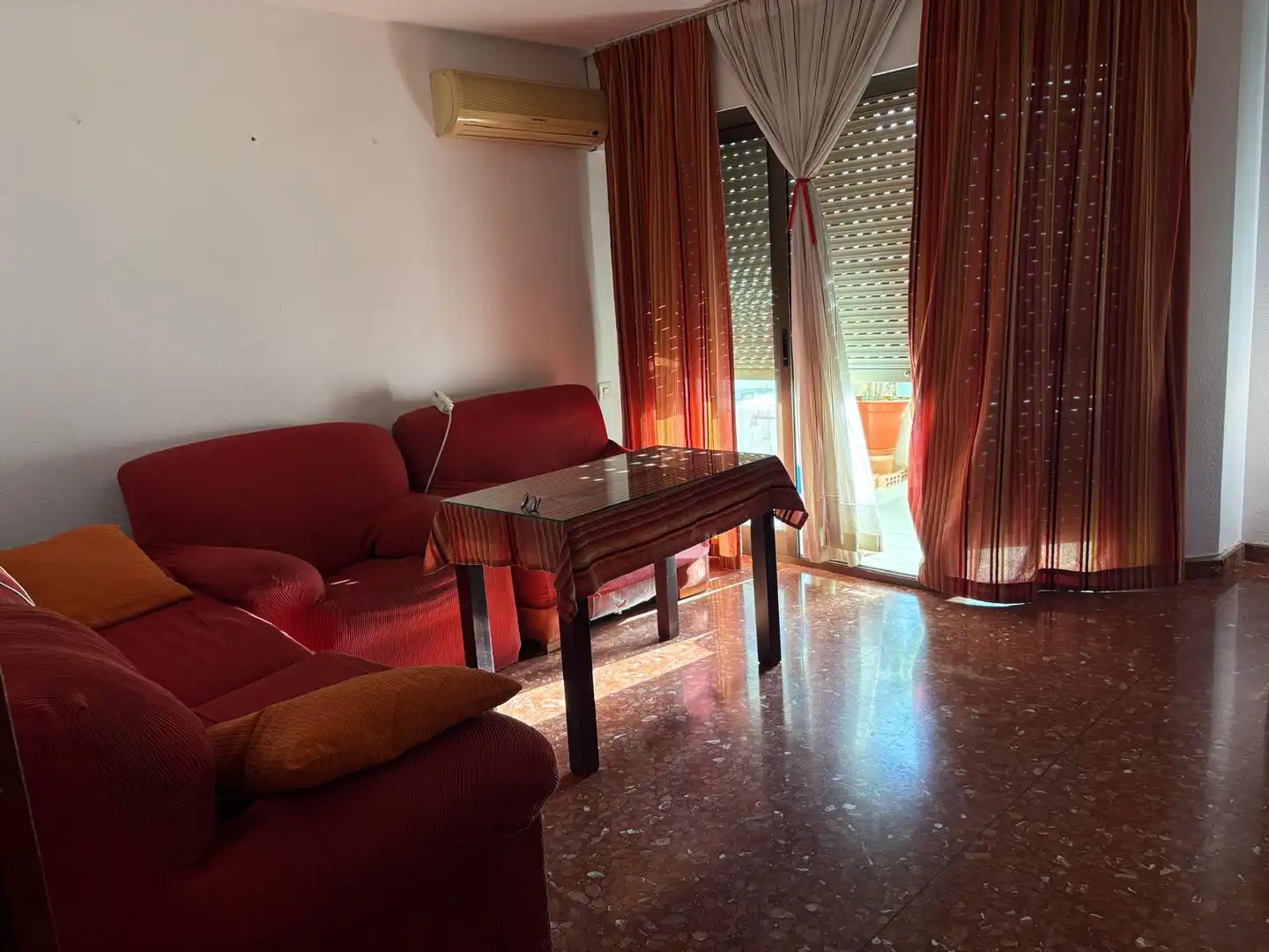 Sala d'estar de Pis en venda en El Ejido amb Terrassa, Moblat i Balcó