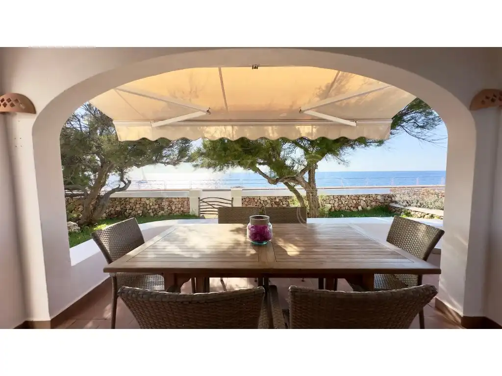 Villa con piscina in vendita a Cala d'en Bosch - Serpentona