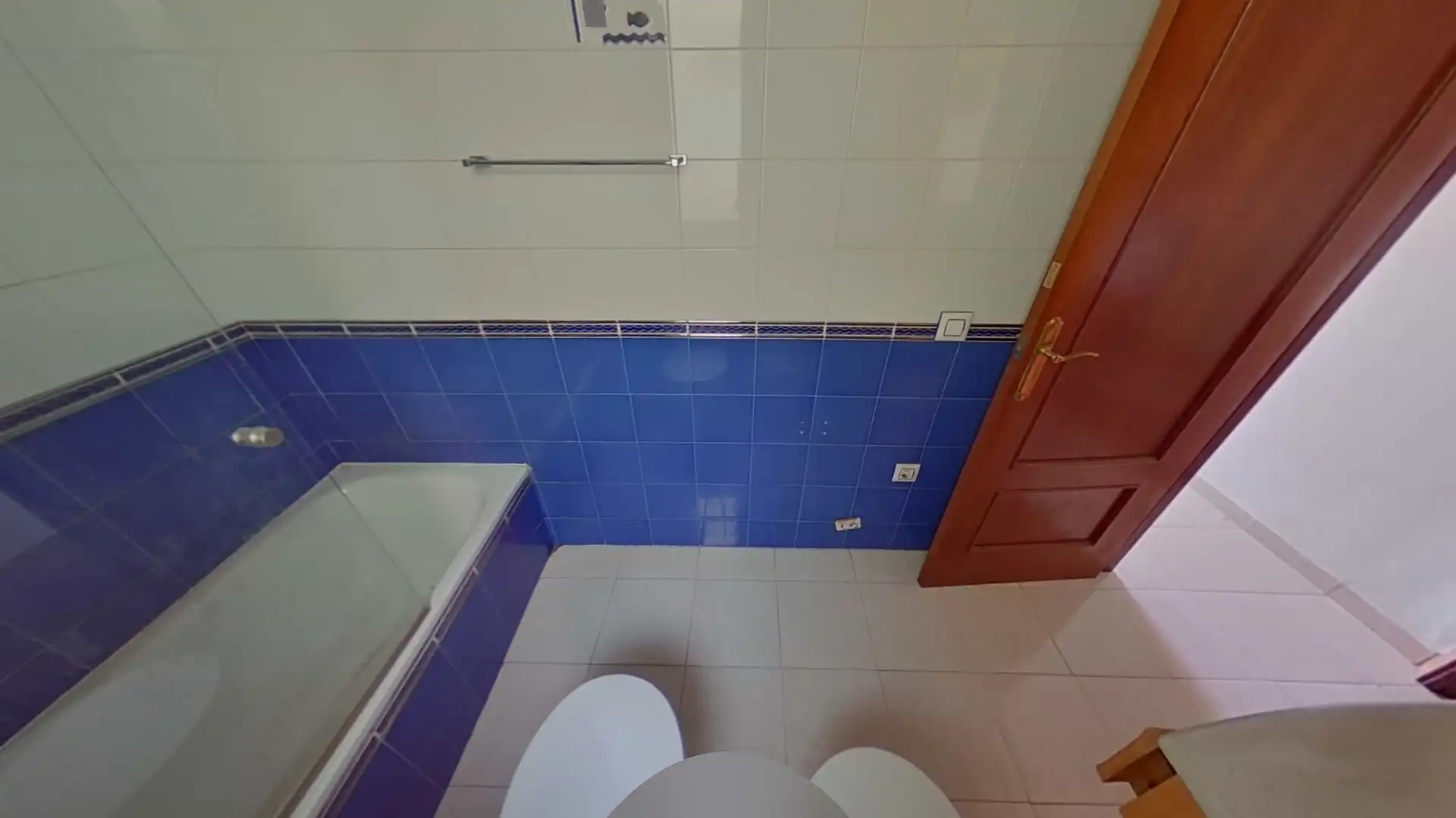 Bathroom of Apartments for sale in Lleida