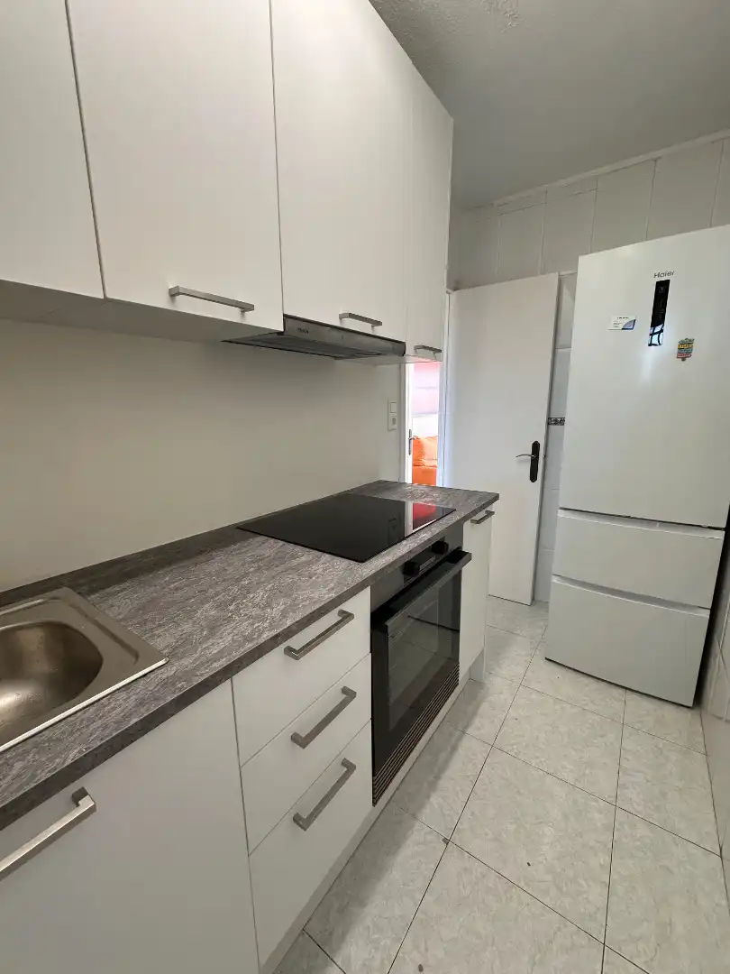Apartament amb ascensor en venda a Carrer del Monestir de Poblet 16, imagen 4