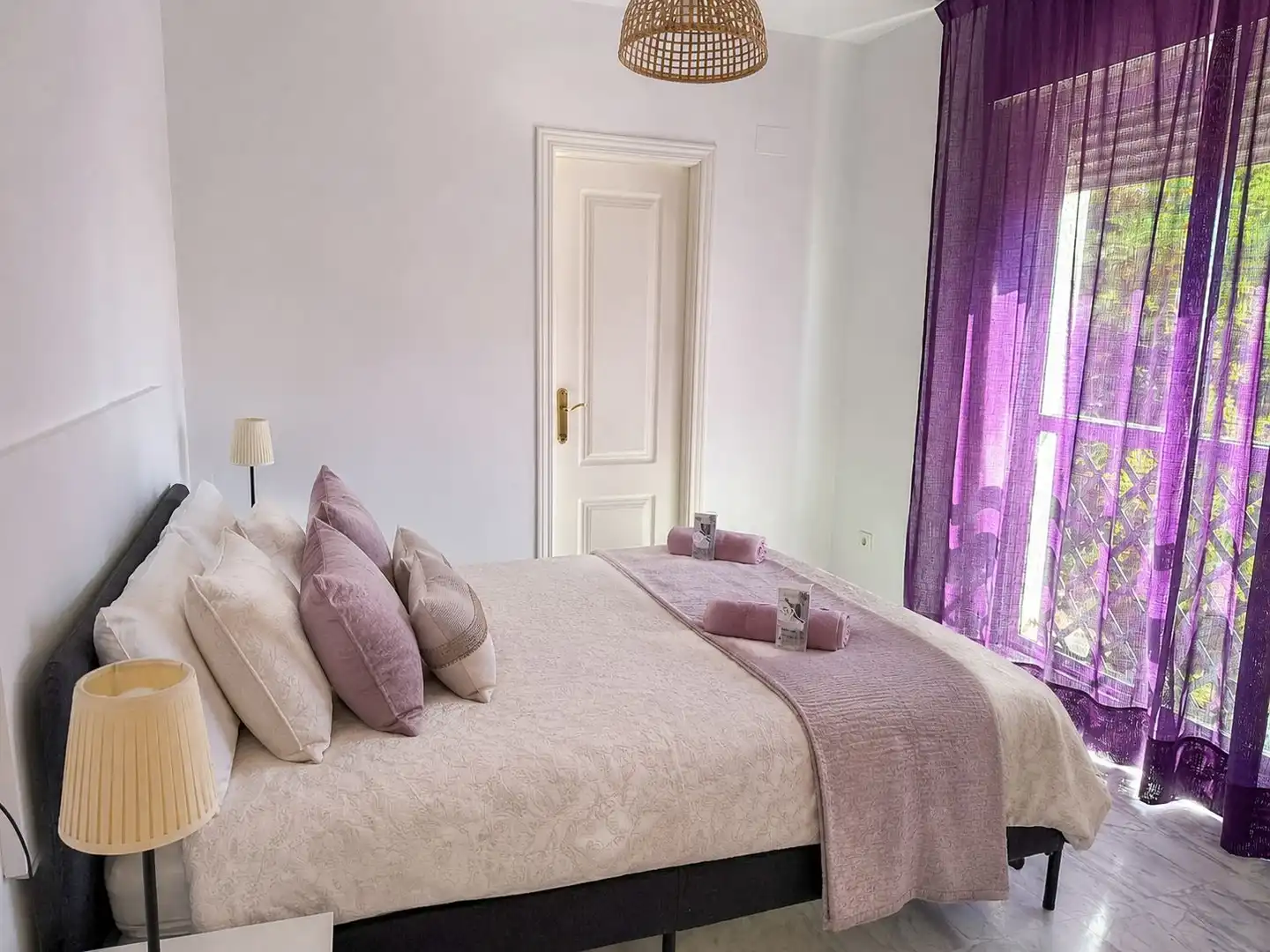 Habitación de Apartamento en venta en Marbella con Aire acondicionado, Trastero y Piscina comunitaria
