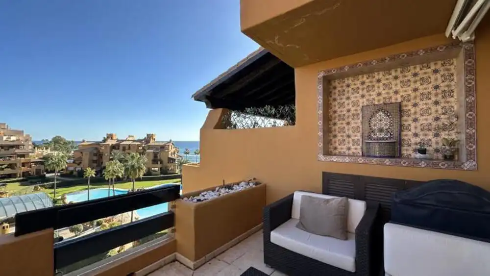 Terrassa de Apartament de lloguer en Estepona amb Aire condicionat, Terrassa i Piscina