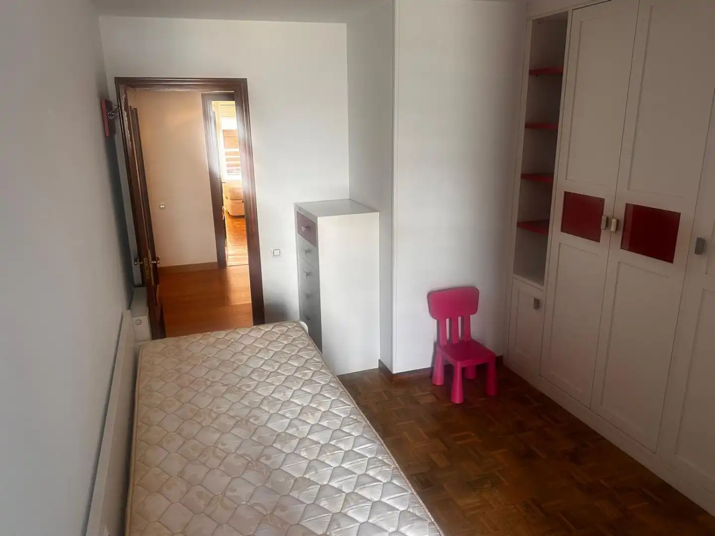 Habitación de Piso en venta en Oviedo  con Calefacción, Parquet y Trastero