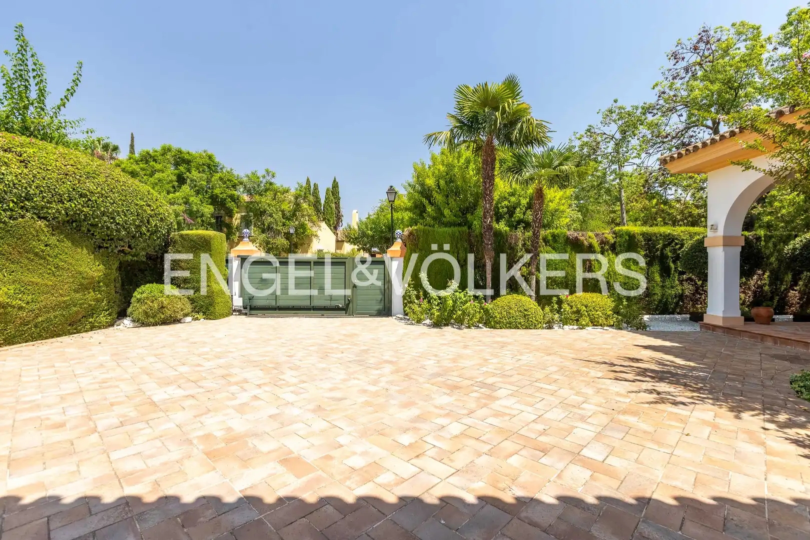 Exterior view of Houses for sale in Bormujos  with Heating