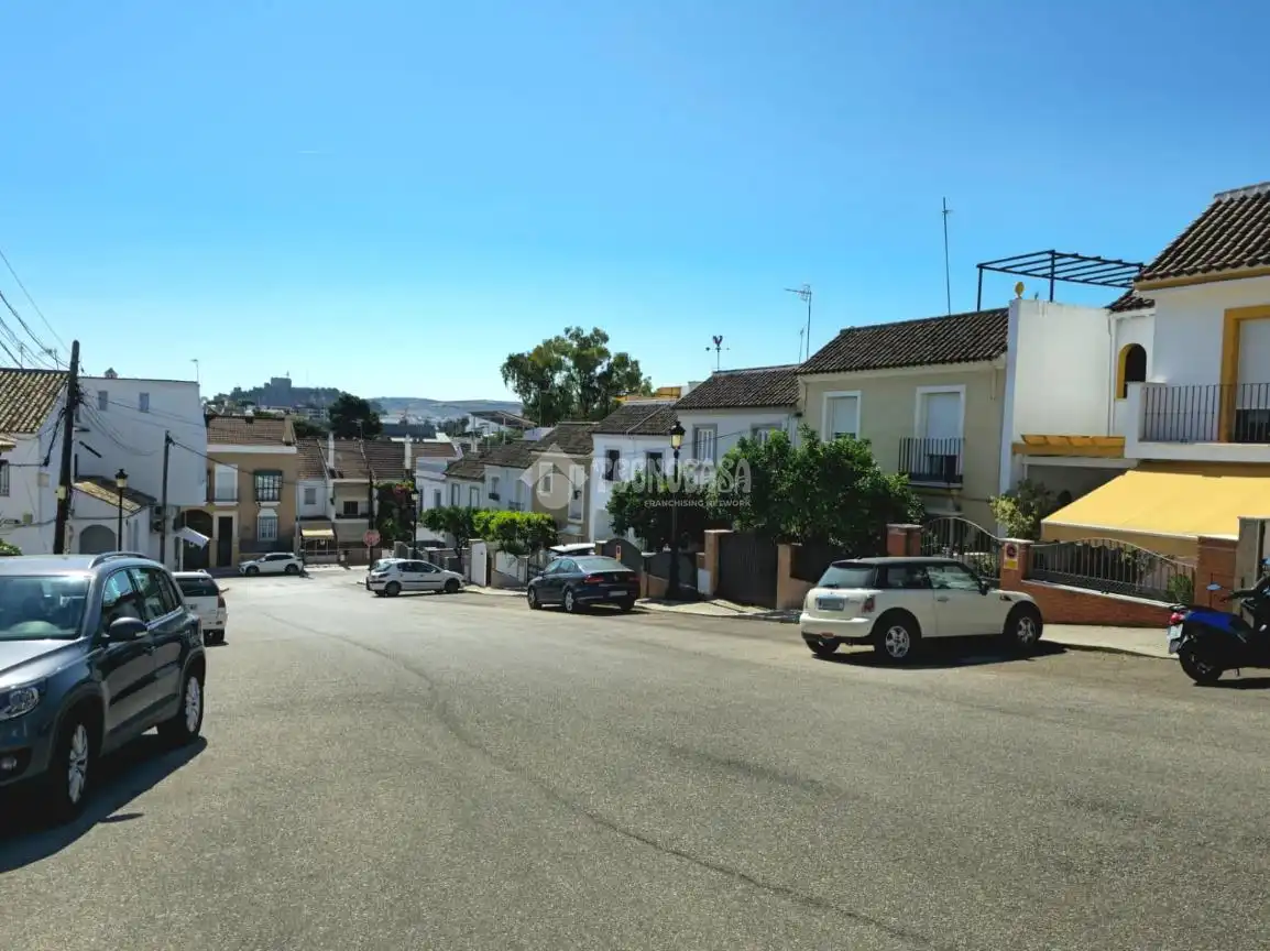 Vista exterior de Casa adosada en venta en Morón de la Frontera con Aire acondicionado