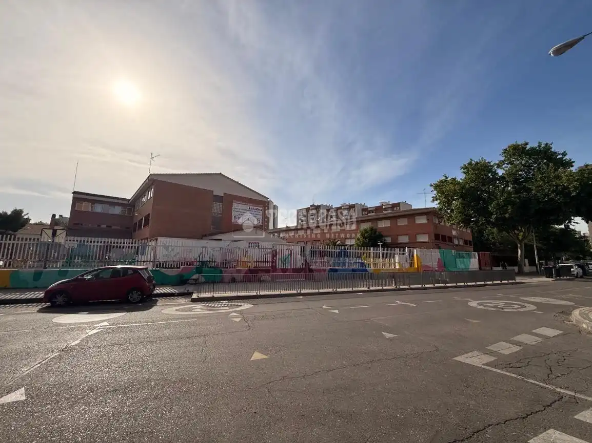 Außenansicht von Wohnung zum Verkauf in Madrid mit Klimaanlage, Heizung und Parkett