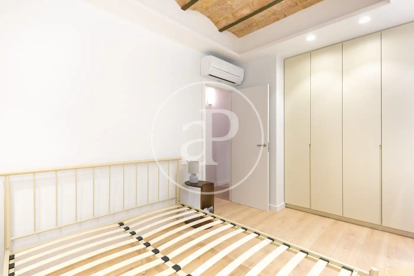 Bedroom of Flat for sale in Barcelona  with Air Conditioner, Heating and Balcony