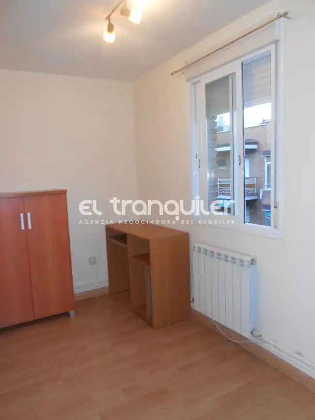 Schlafzimmer von Wohnung zum Verkauf in Madrid mit Klimaanlage, Möbliert und Waschmaschine