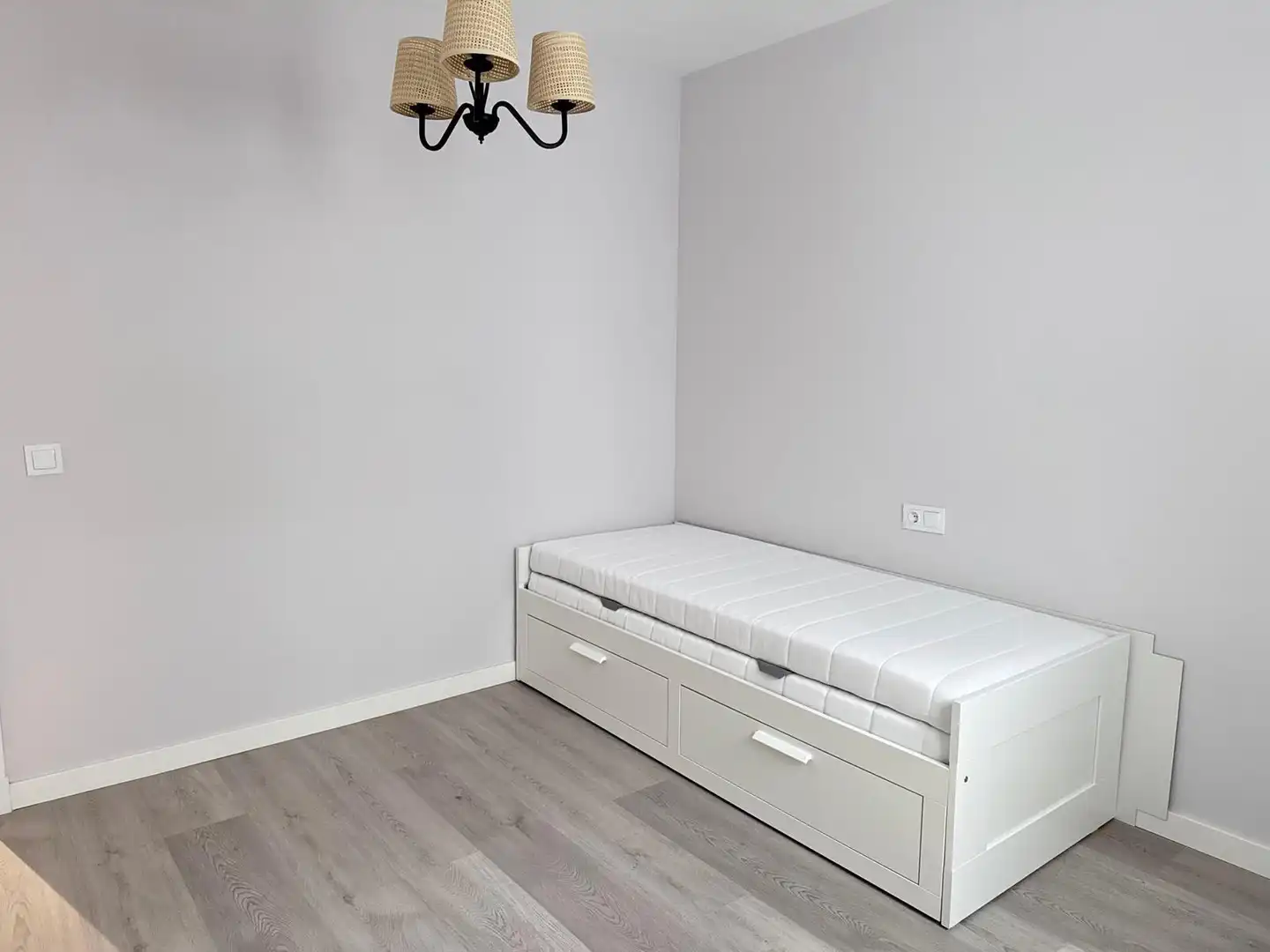 Schlafzimmer von Wohnung zur Miete in Jerez de la Frontera mit Klimaanlage, Heizung und Privatgarten