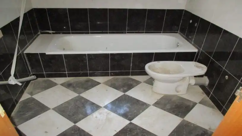 Bathroom of Flat for sale in Esparreguera