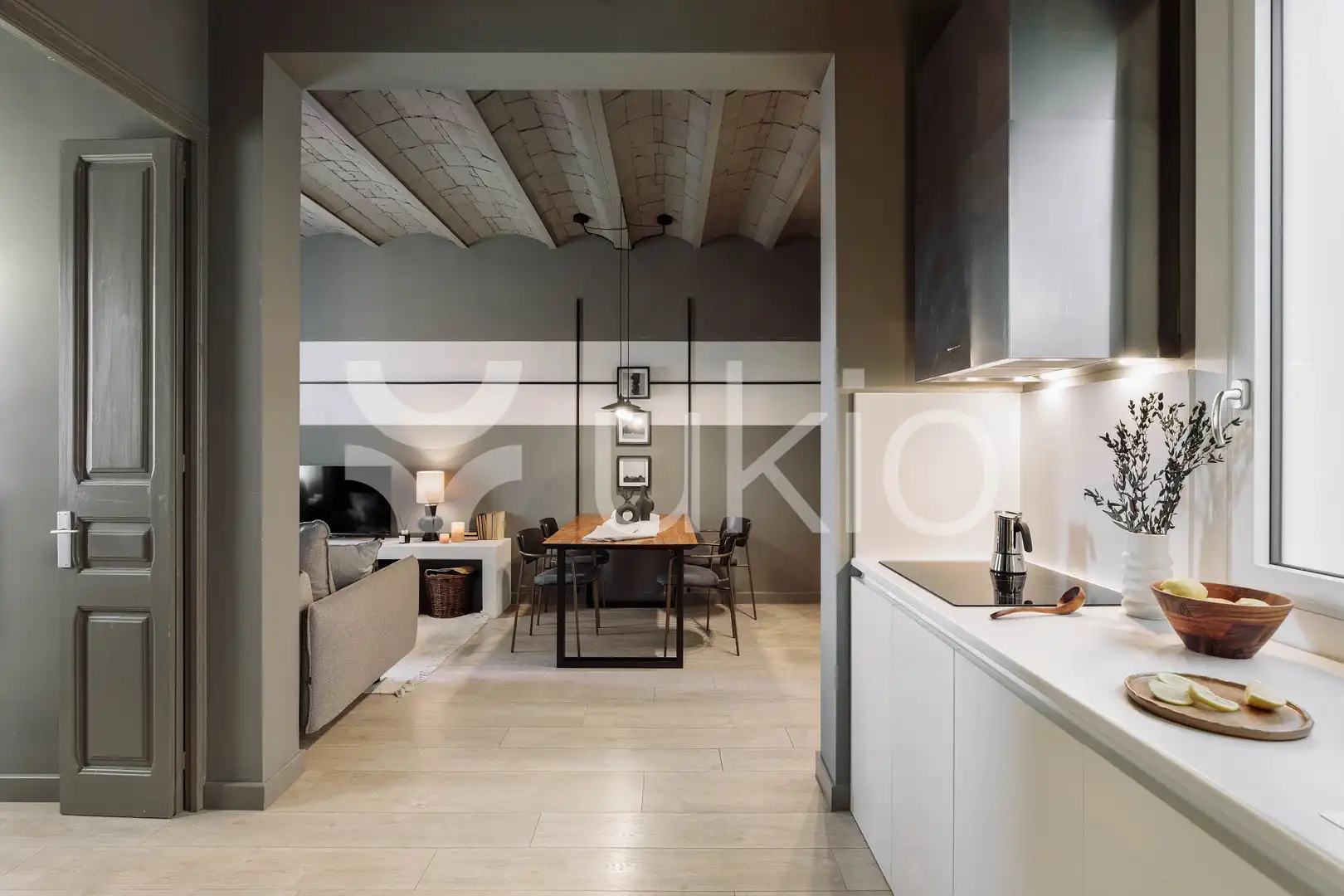 Cocina de Apartamento de alquiler en Barcelona con Aire acondicionado, Calefacción y Amueblado
