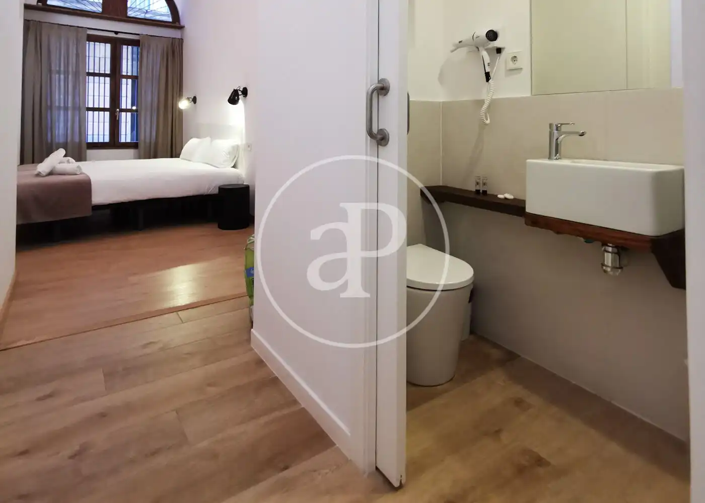 Baño de Piso en venta en Barcelona con Aire acondicionado, Calefacción y Amueblado