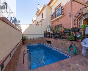 Piscina de Casa o xalet en venda en  Granada Capital amb Aire condicionat, Calefacció i Parquet