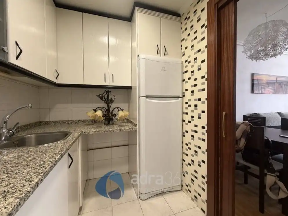 Cuina de Apartament en venda en  Logroño amb Calefacció, Terrassa i Traster