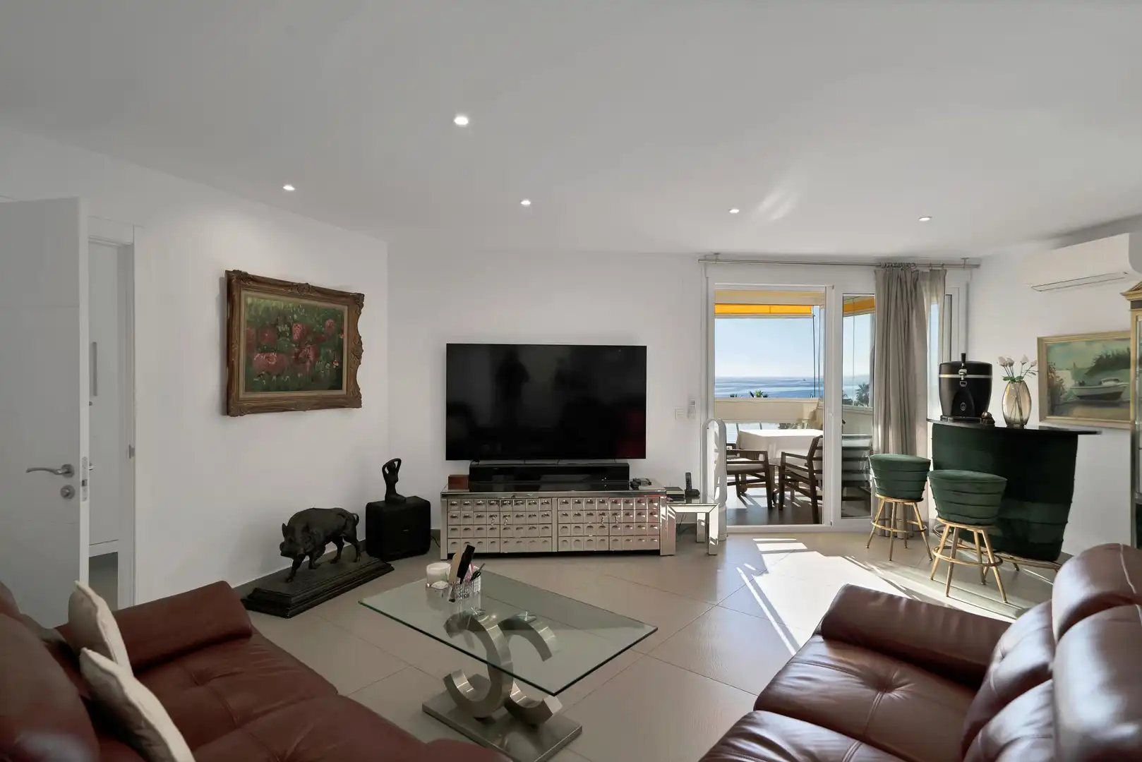 Sala de estar de Apartamento en venta en Marbella con Calefacción, Terraza y Piscina comunitaria