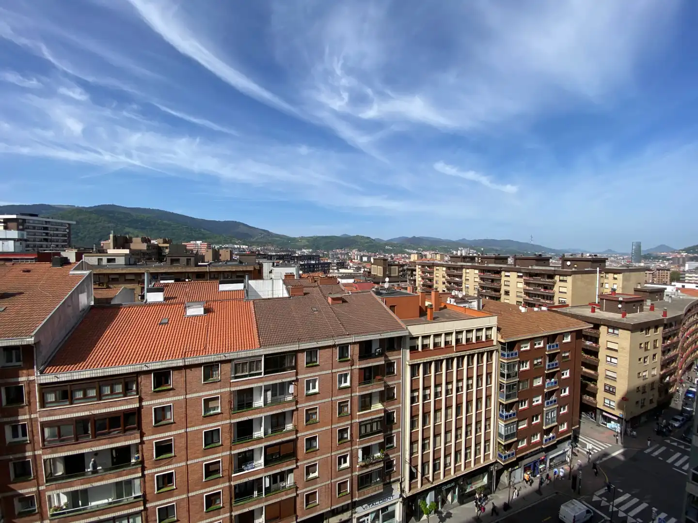 Vista exterior de Piso de alquiler en Bilbao  con Calefacción, Terraza y Amueblado