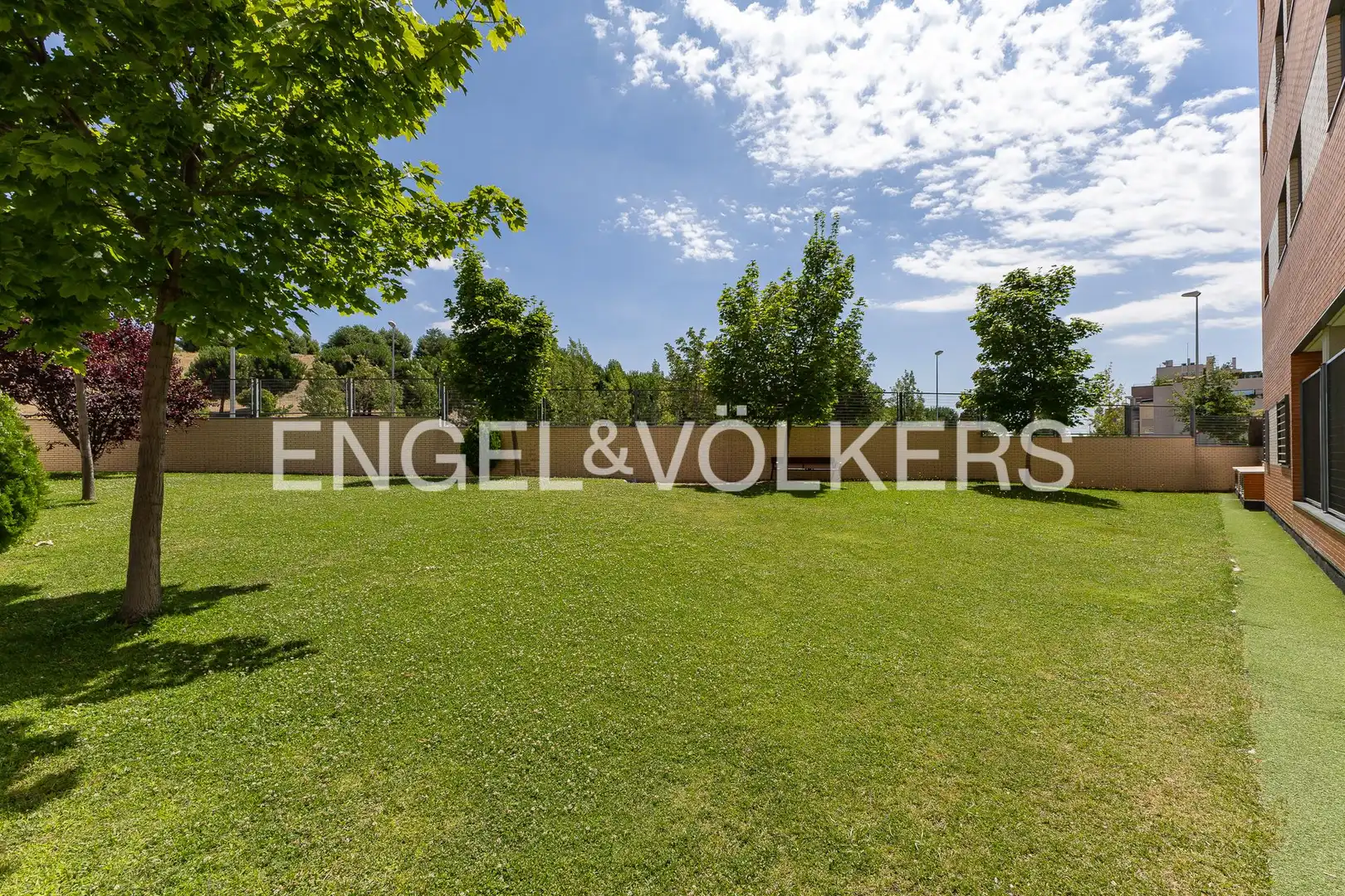 Flat for sale in Madrid  with Air Conditioner, Heating and Storage room