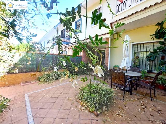 Casa-chalet en Venta en Calle GUILLERMO JIMENEZ SANCHEZ en Los Remedios