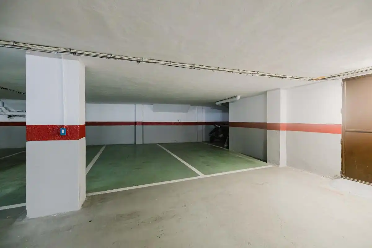 Parking of Flat for sale in Málaga  with Air Conditioner, Heating and Private garden
