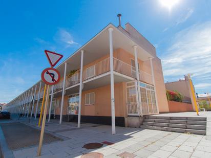 Vista exterior de Casa o xalet en venda en Arroyo de la Encomienda amb Terrassa