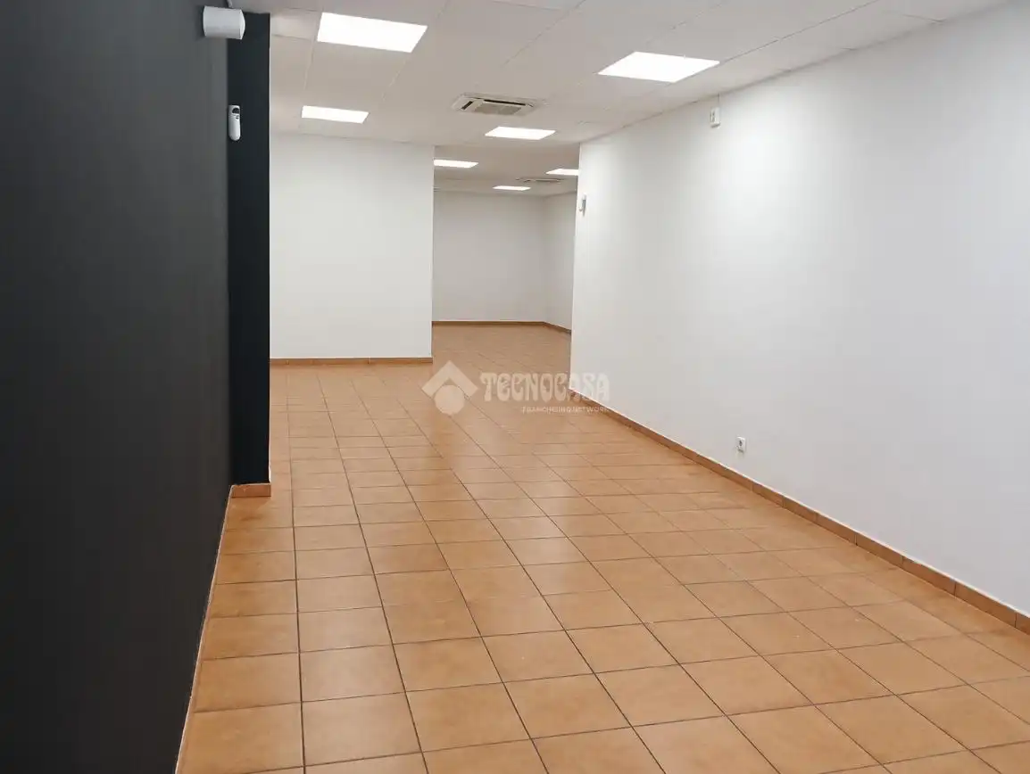 Local comercial en venda a Centre - Eixample – Can Llobet, imagen 2