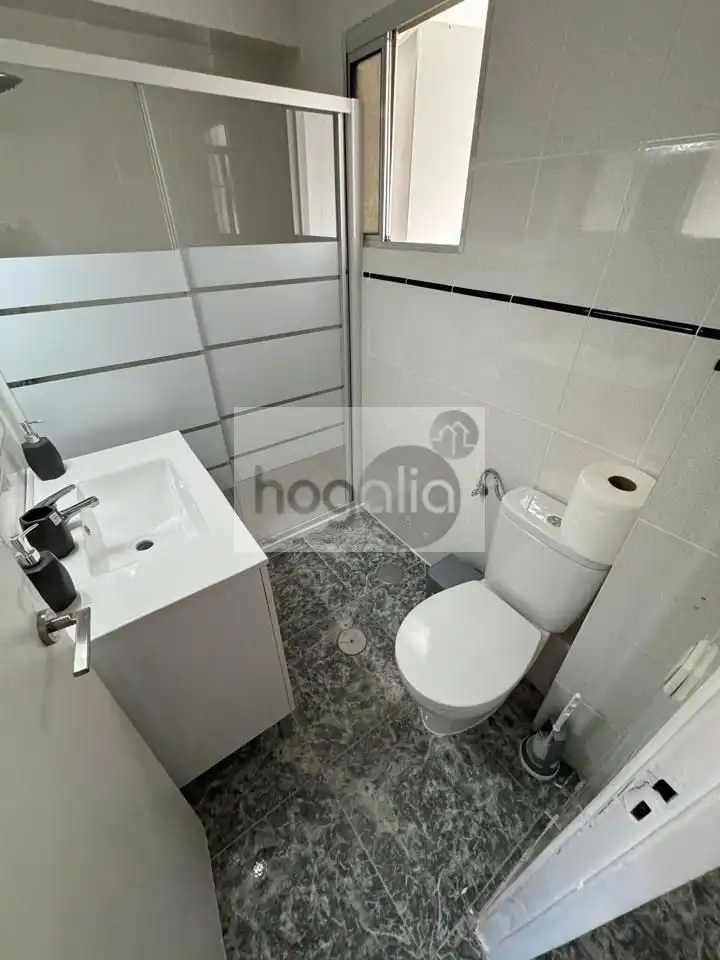 Bathroom of Flat for rent in Sevilla  with Air Conditioner and Furnished