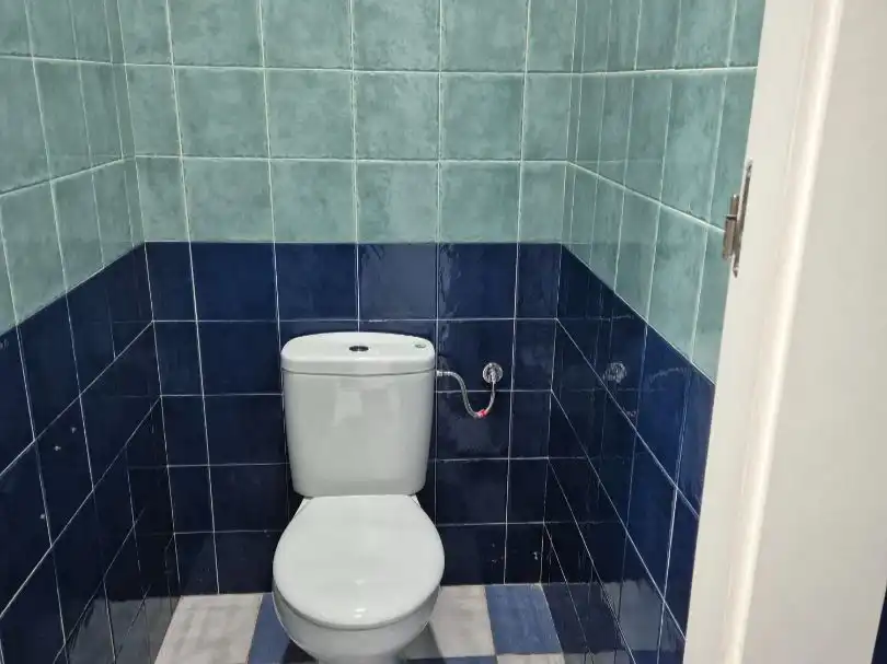 Bathroom of Commercial properties for rent in Utrera  with Air Conditioner and Alarm