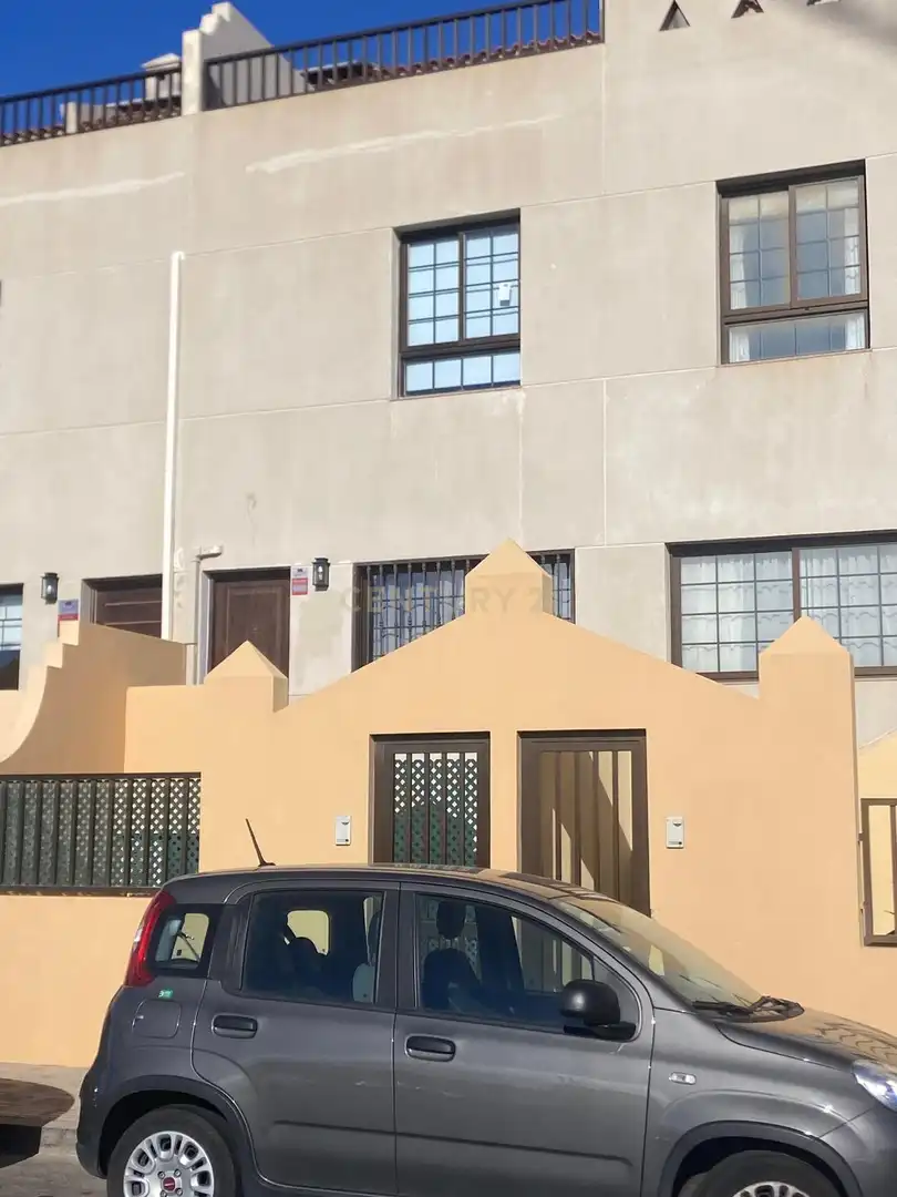 Außenansicht von Einfamilien-Reihenhaus zur Miete in Granadilla de Abona
