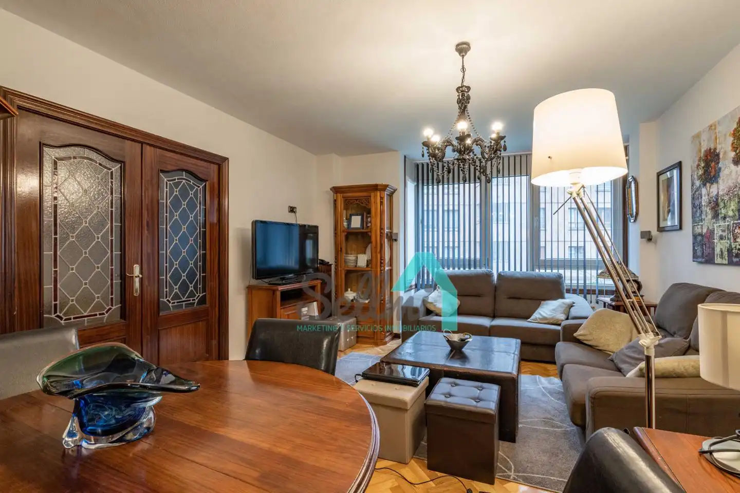Living room of Flat for share in Oviedo   with Heating, Parquet flooring and Furnished