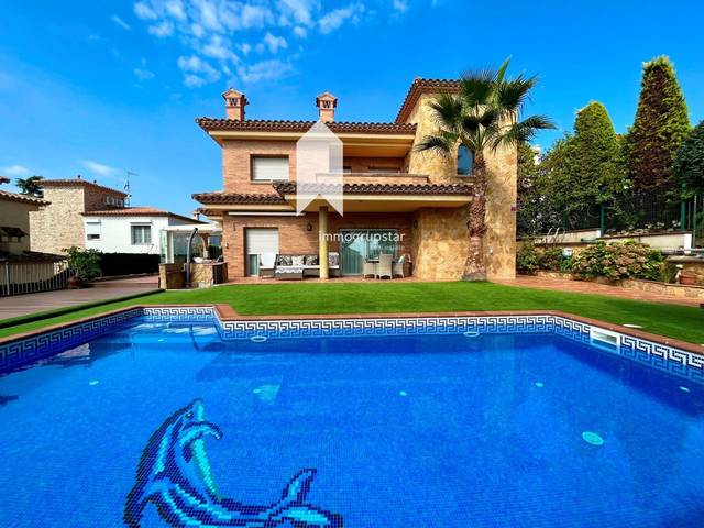 Casa-chalet en Venta en Fanals en Fenals