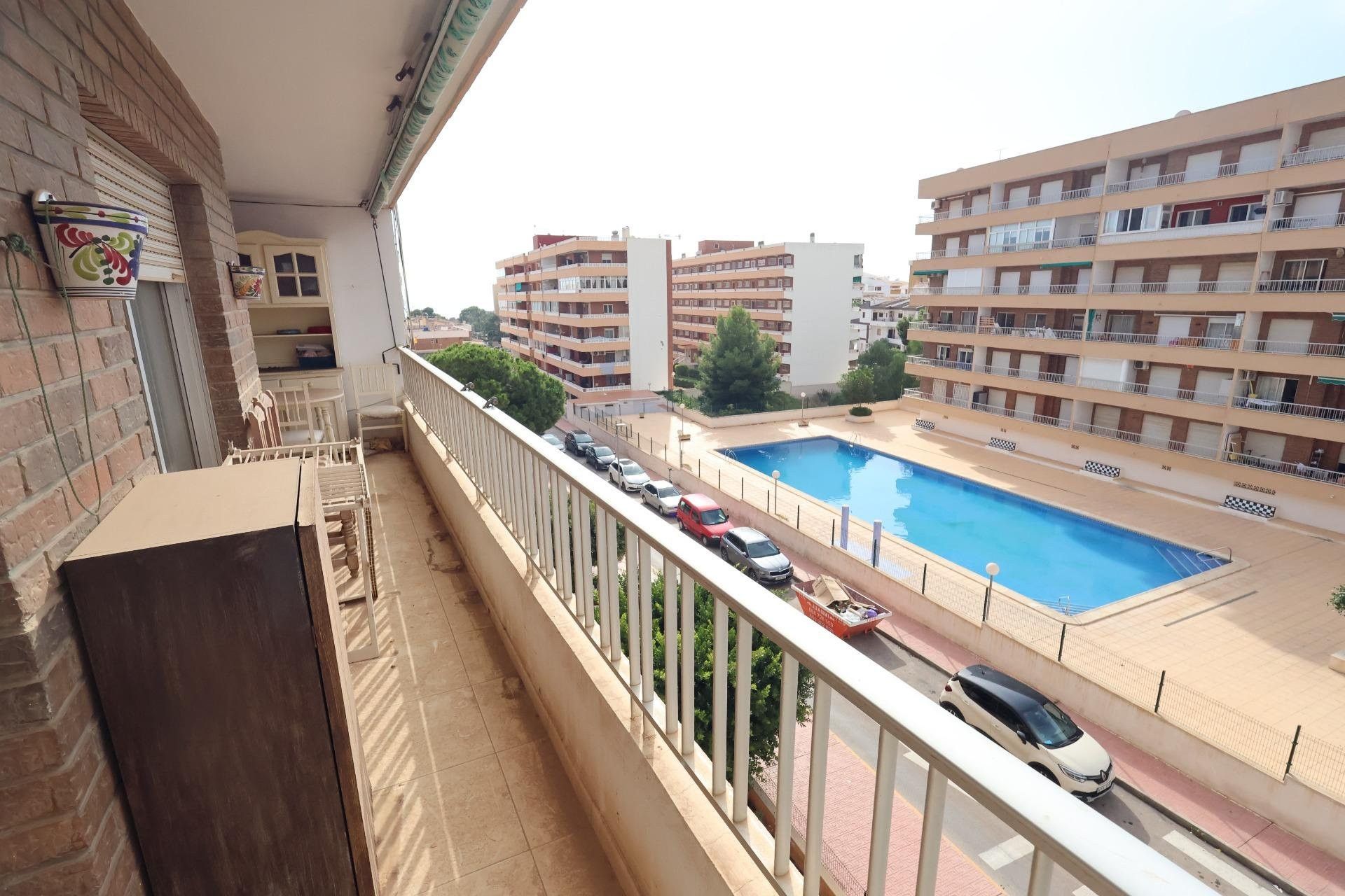 Terrassa de Apartament en venda en Torrevieja amb Terrassa i Moblat