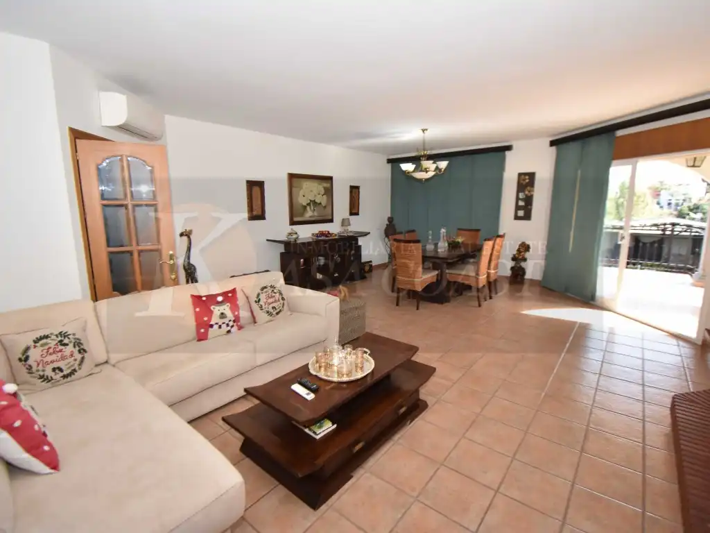 Sala d'estar de Casa o xalet en venda en Mijas amb Aire condicionat, Jardí privat i Terrassa