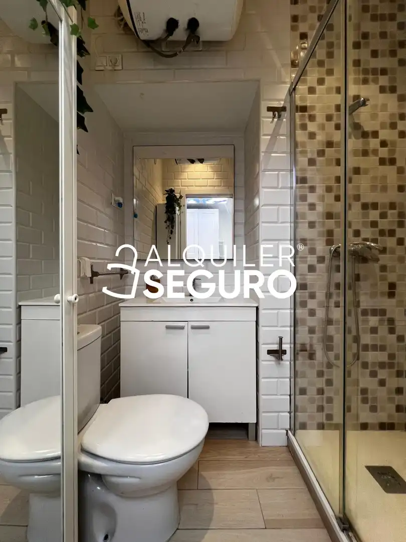 Badezimmer von Wohnung zur Miete in Barrio de Salamanca