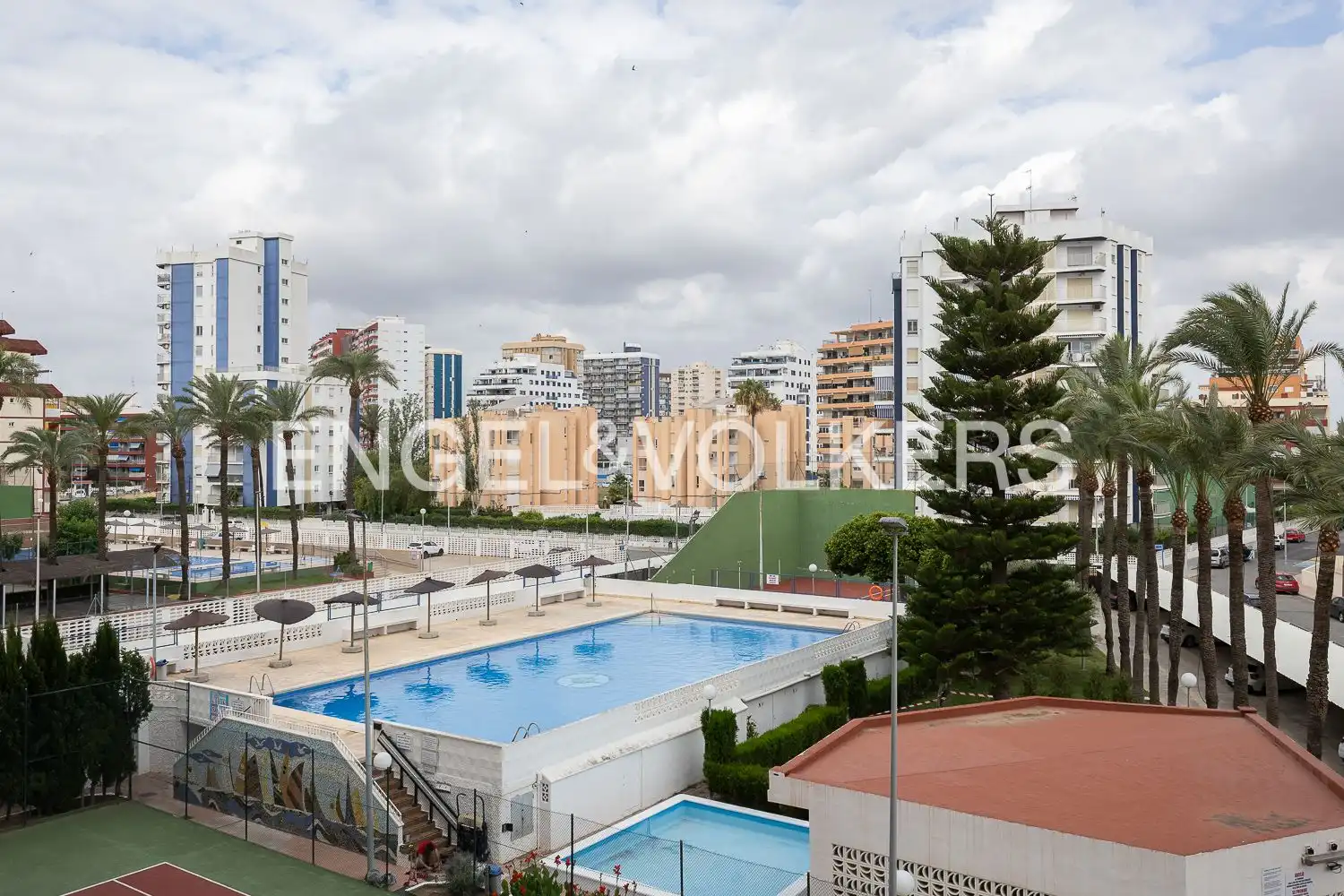 Piso con terraza en alquiler en Avinguda Neptuno, imagen 28